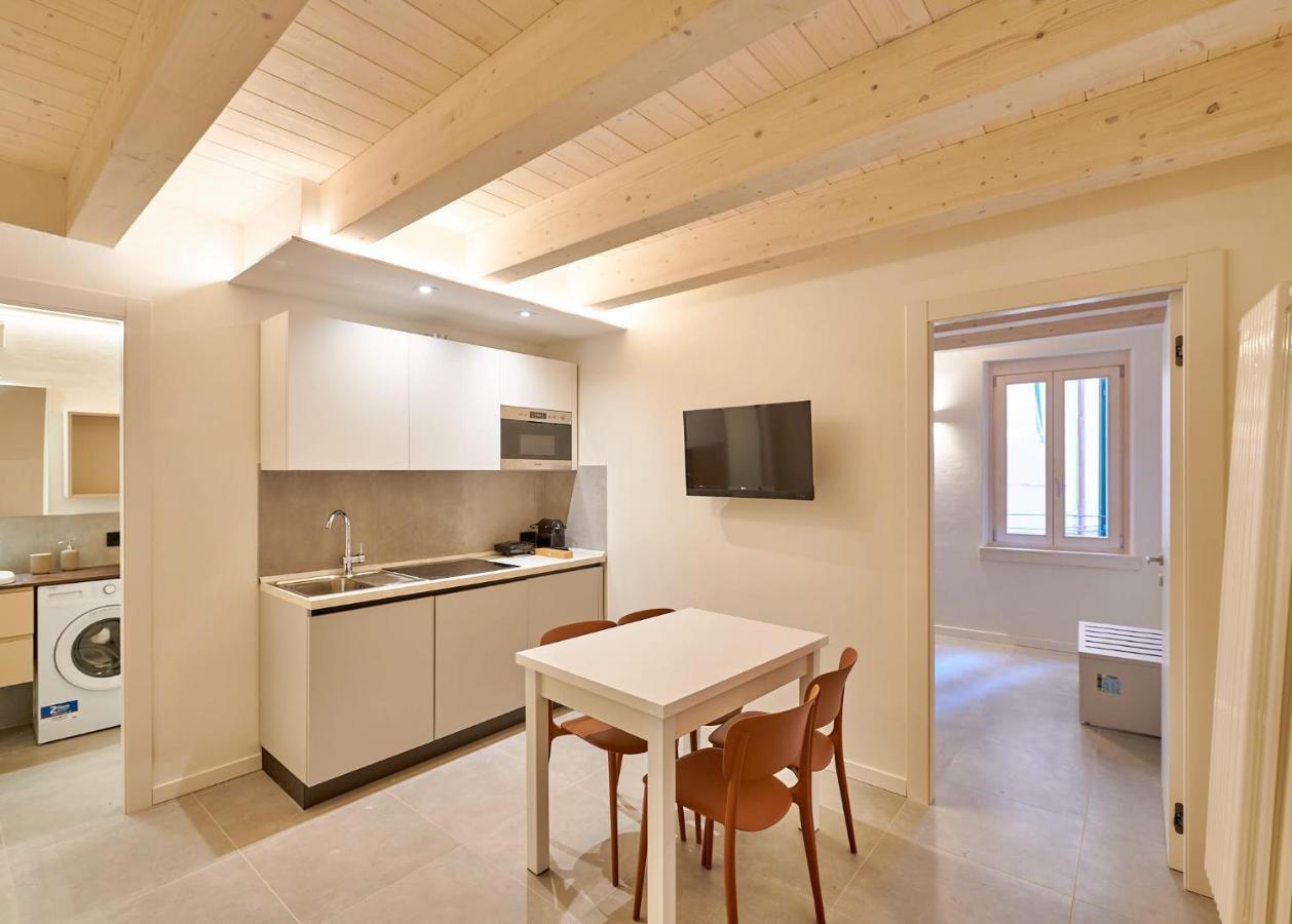 Apartmentsgarda - Residenza Mercanti Bagian luar foto